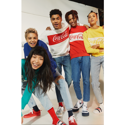 Tommy Hilfiger выпустит коллекцию вместе с Coca–Cola